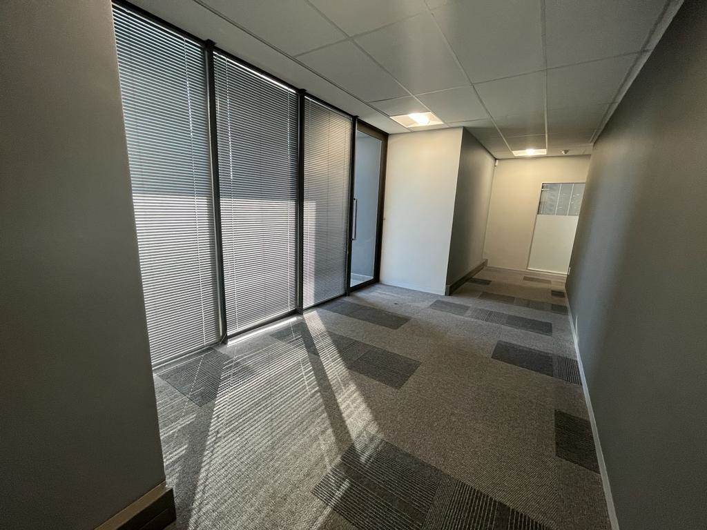 590  m² Commercial space in Parktown photo number 14