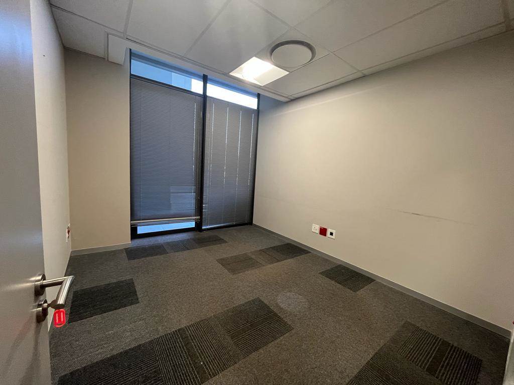 590  m² Commercial space in Parktown photo number 11