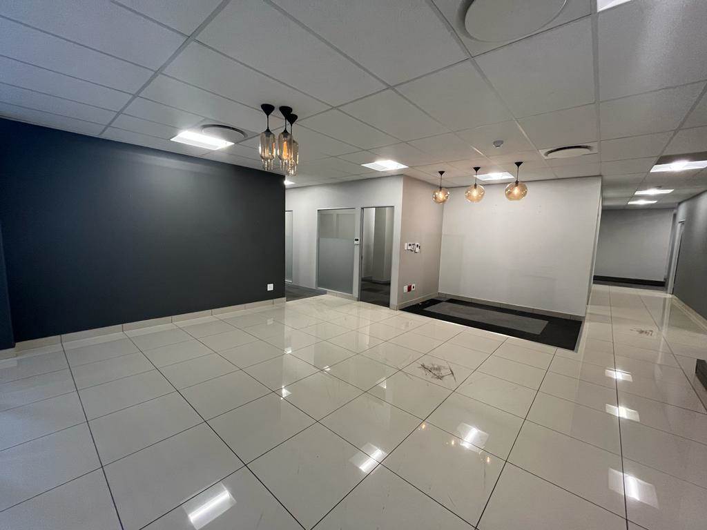 590  m² Commercial space in Parktown photo number 6