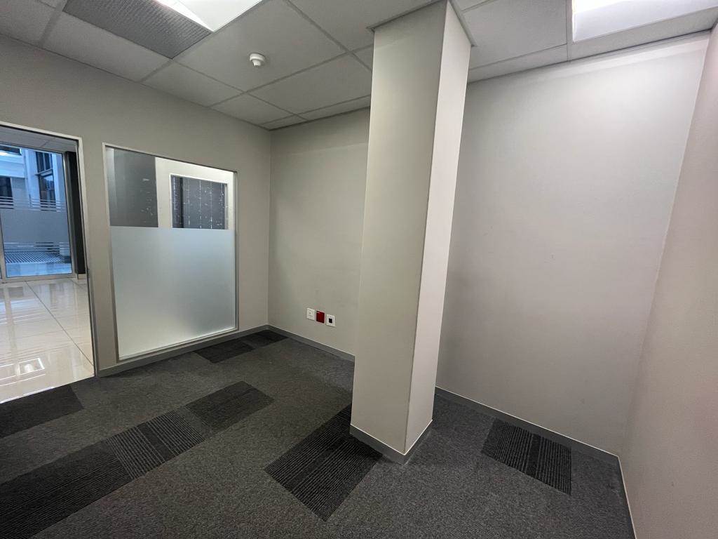 590  m² Commercial space in Parktown photo number 9