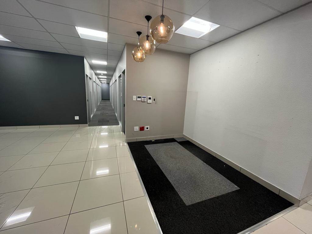 590  m² Commercial space in Parktown photo number 8