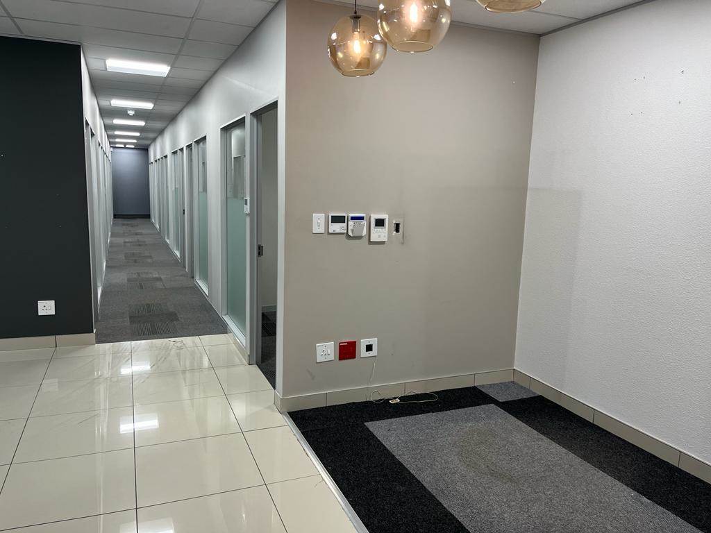 590  m² Commercial space in Parktown photo number 5
