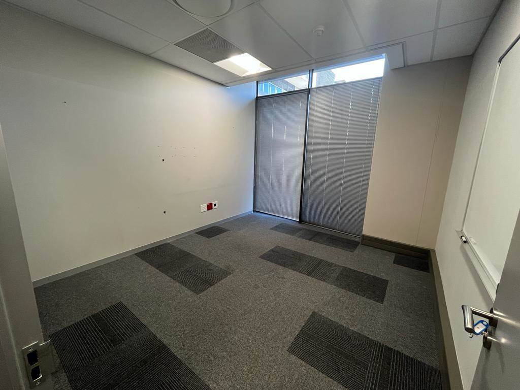 590  m² Commercial space in Parktown photo number 16