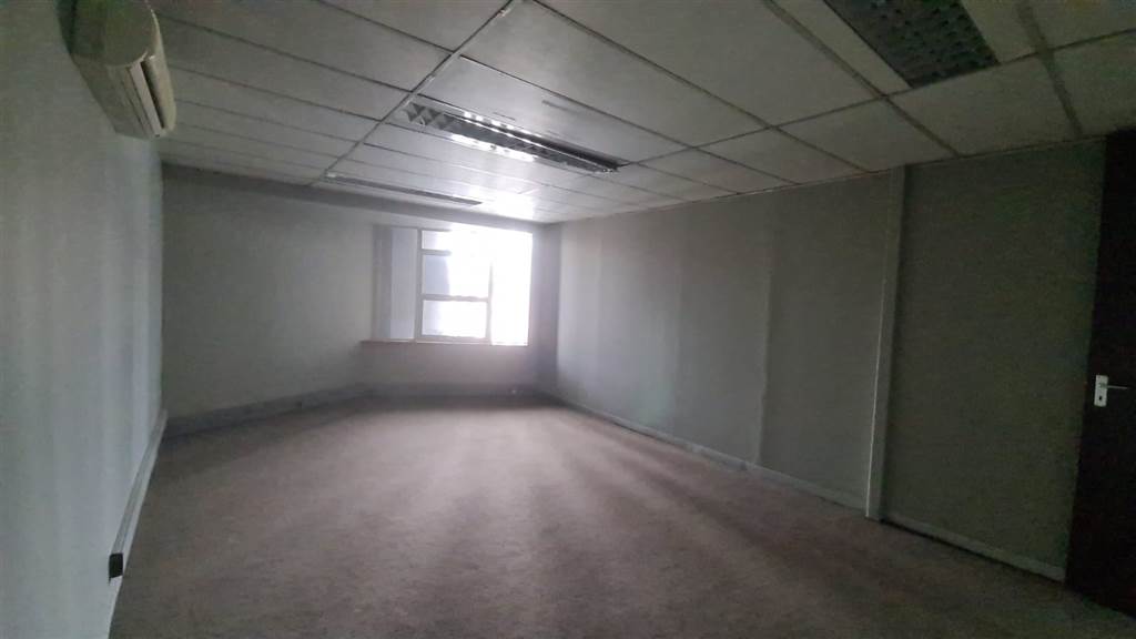 684  m² Commercial space in Pretoria Central photo number 11