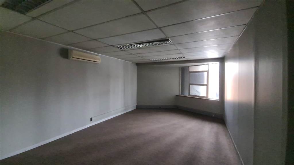 684  m² Commercial space in Pretoria Central photo number 10