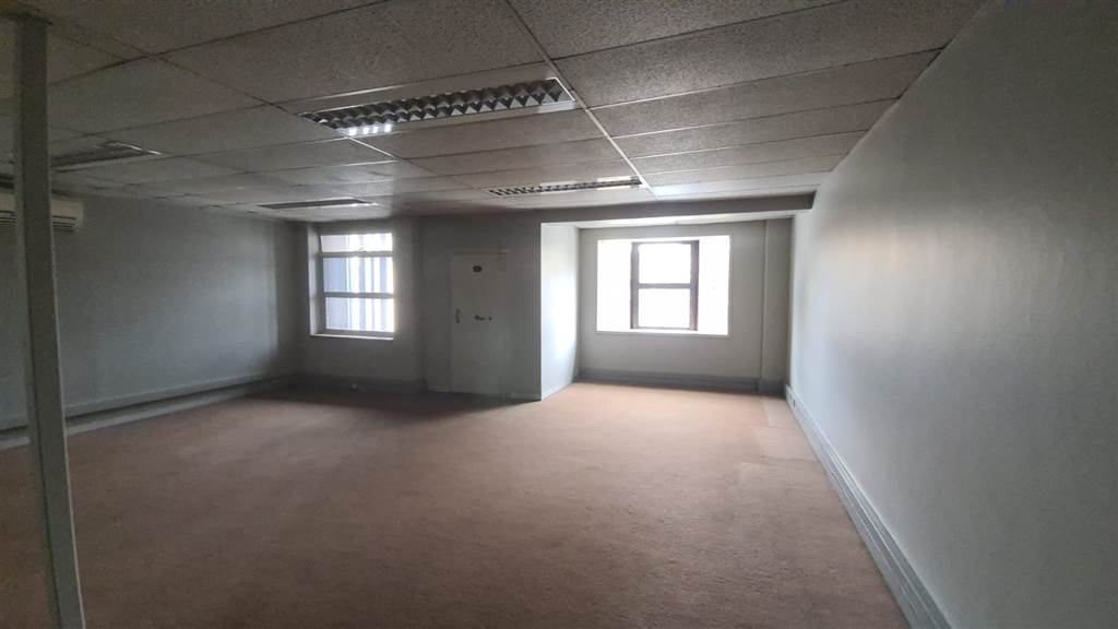 684  m² Commercial space in Pretoria Central photo number 6