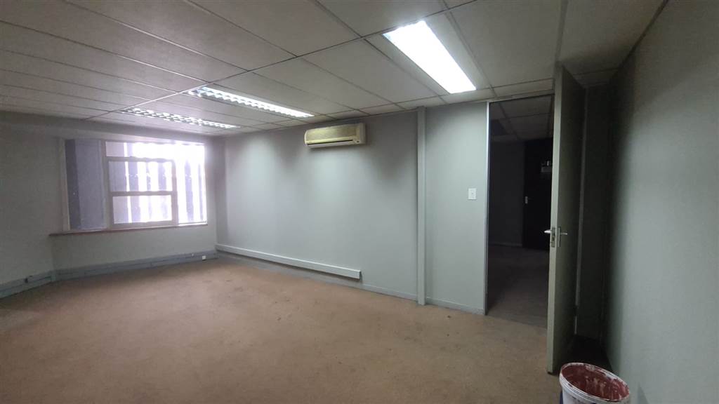 684  m² Commercial space in Pretoria Central photo number 2