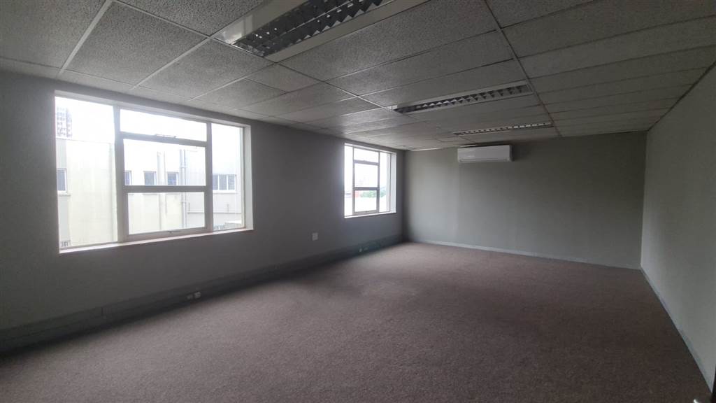 684  m² Commercial space in Pretoria Central photo number 7