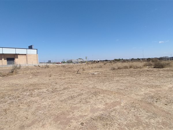 4 532 m² Land