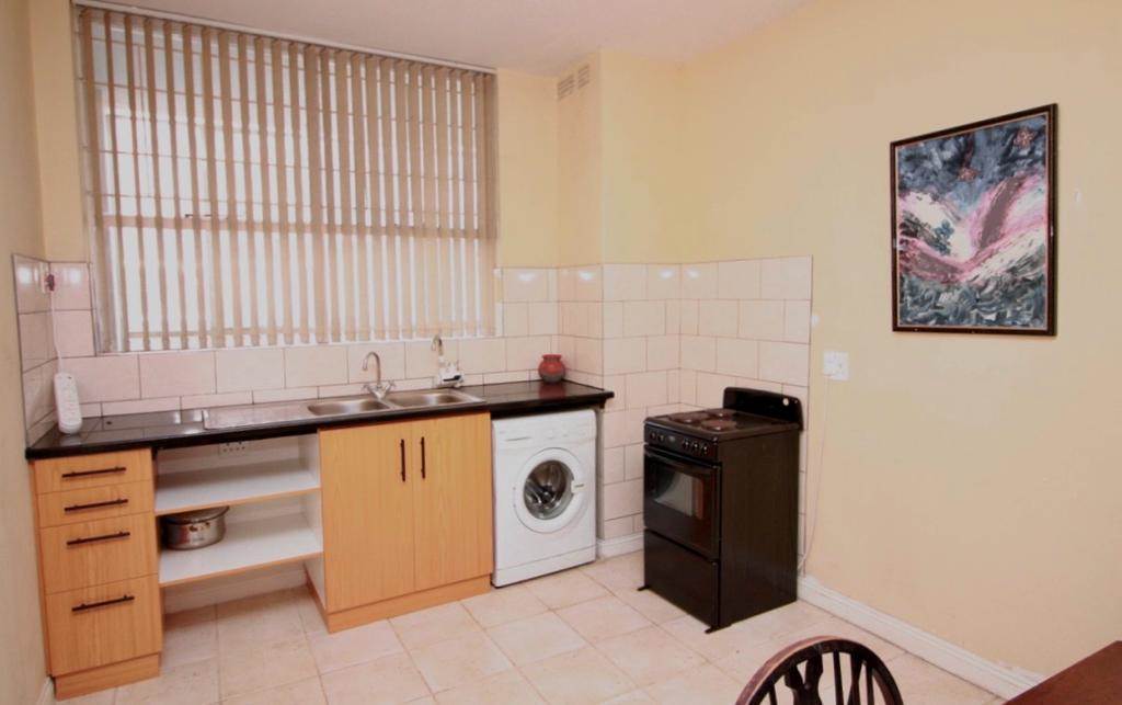 4 Bed Apartment in Sandown photo number 12