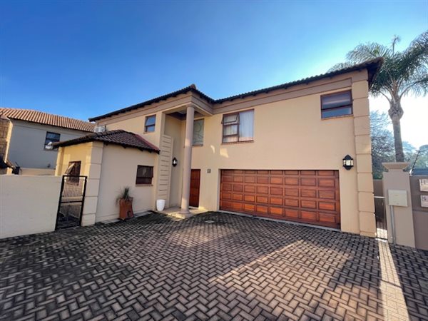 3 Bedroom Duplex 3 Bedroom Duplex