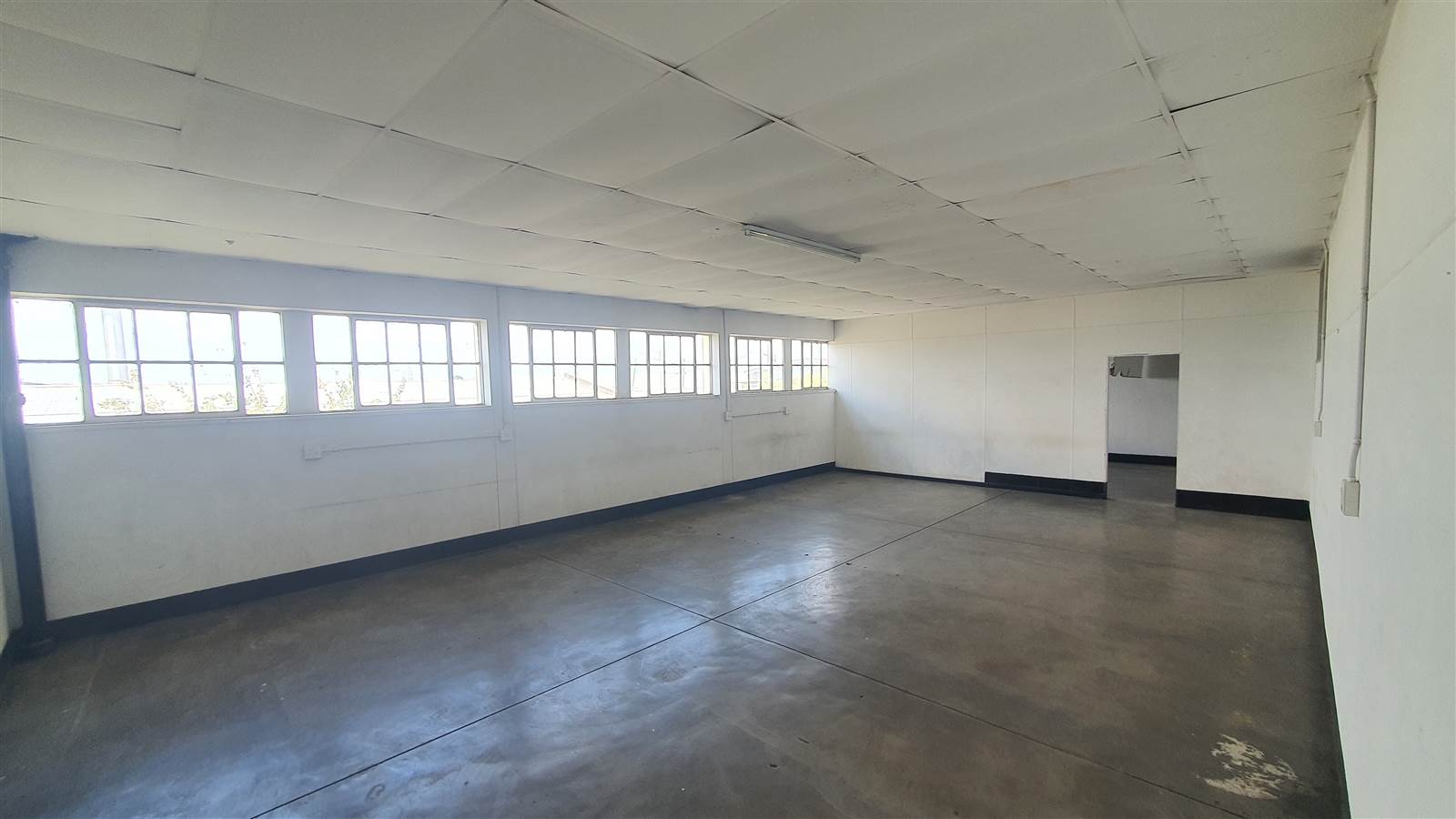 5800  m² Industrial space in Benrose photo number 18