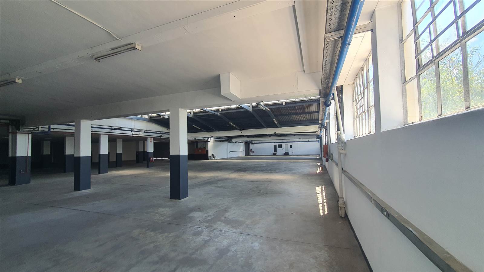 5800  m² Industrial space in Benrose photo number 3
