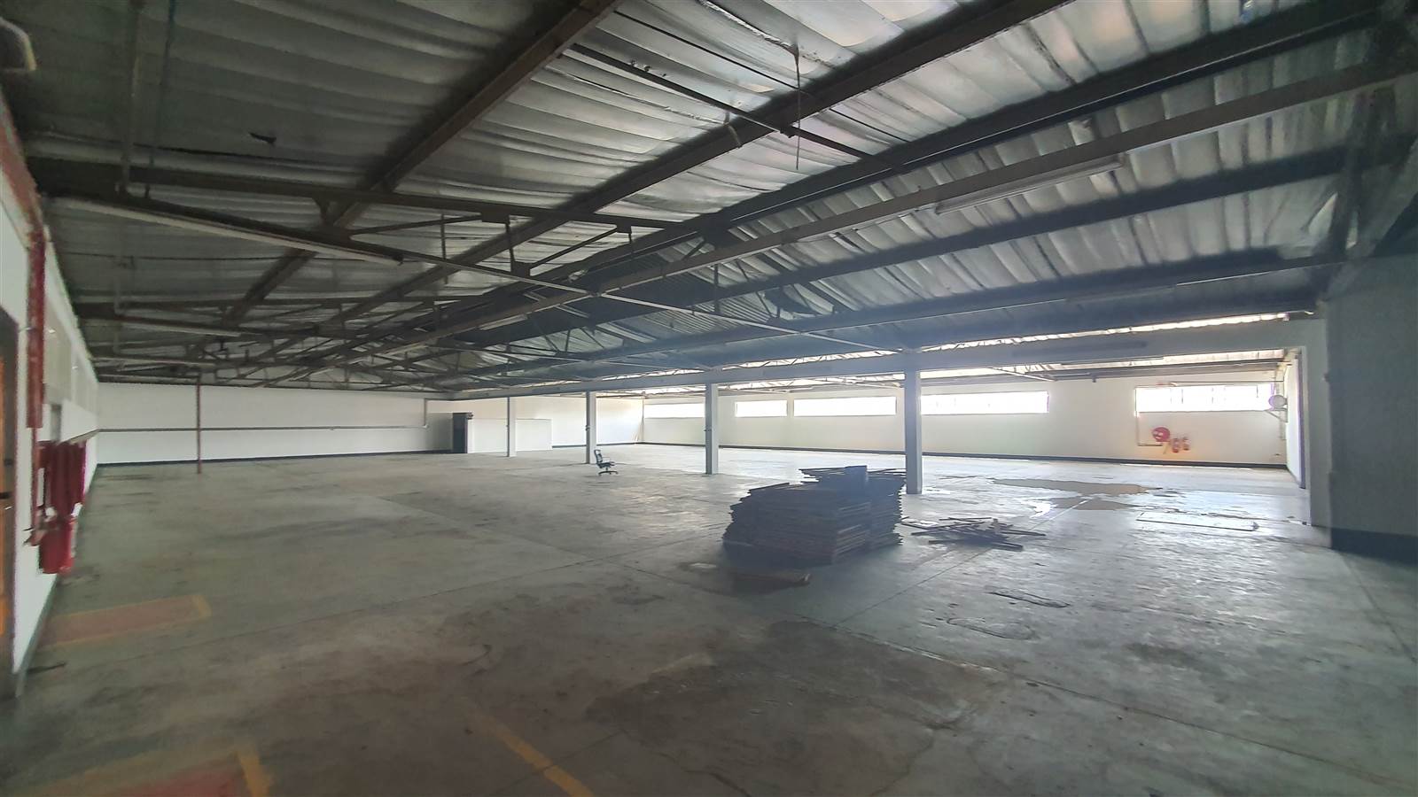 5800  m² Industrial space in Benrose photo number 15