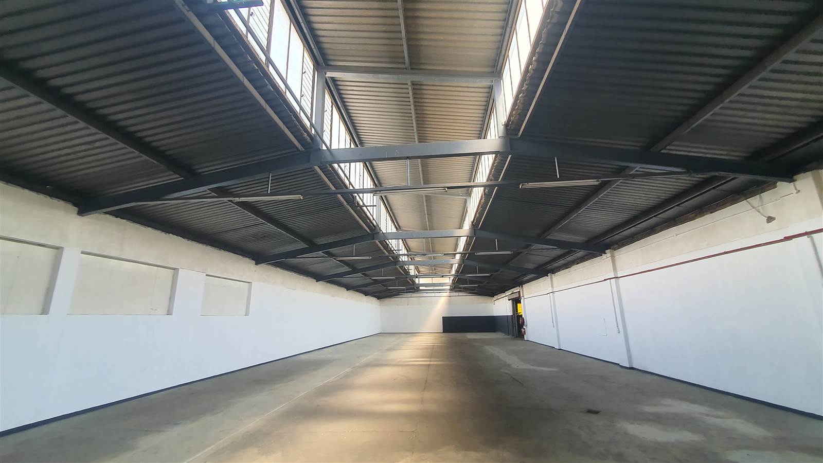 5800  m² Industrial space in Benrose photo number 1