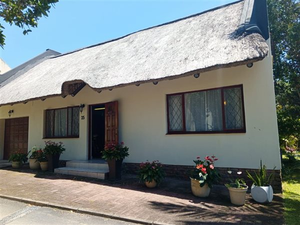 4 Bedroom Townhouse 4 Bedroom Townhouse