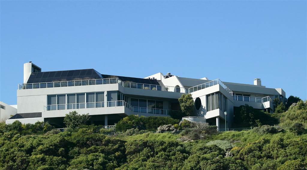 4 Bed House in Bloubergstrand photo number 29
