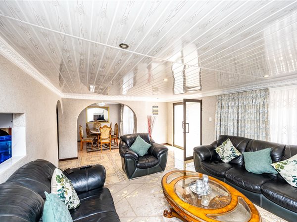 3 Bedroom House 3 Bedroom House
