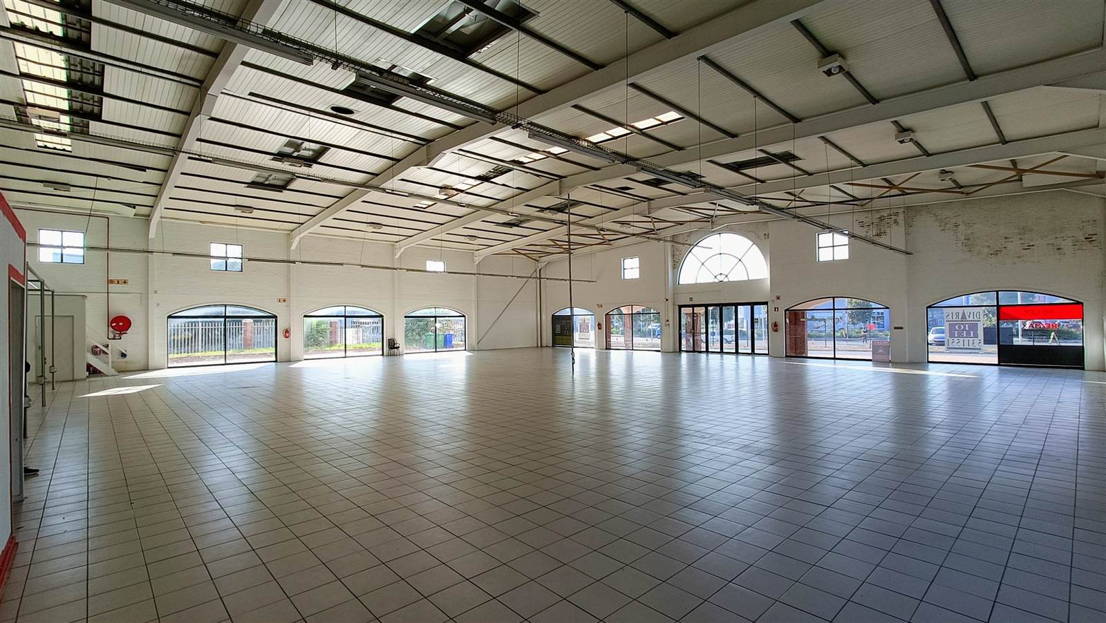 1648  m² Commercial space in Parklands photo number 5