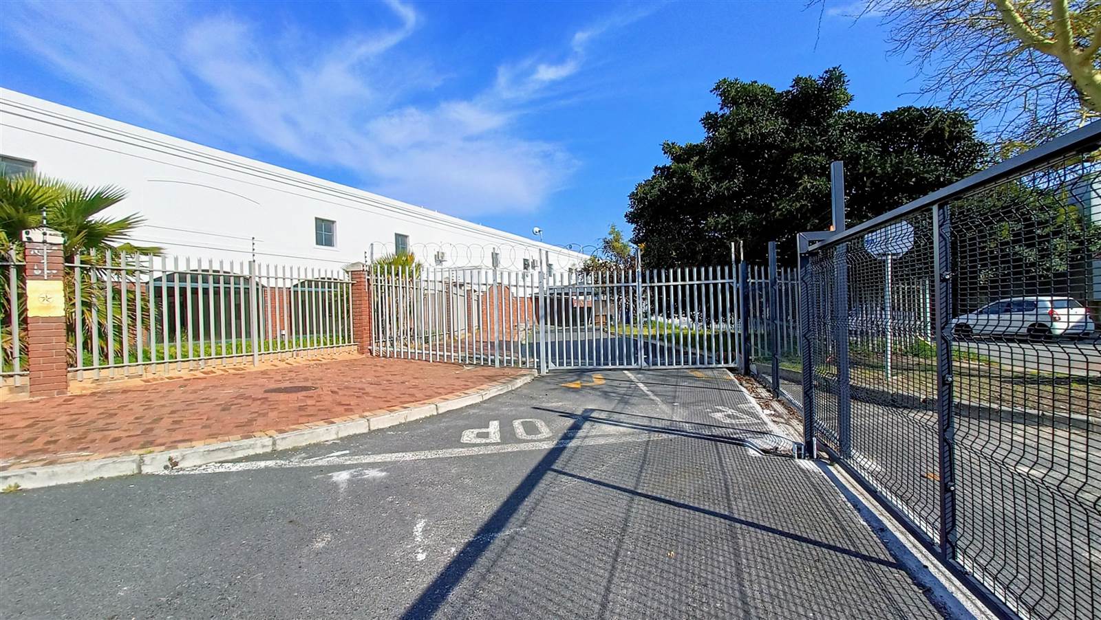 1648  m² Commercial space in Parklands photo number 22
