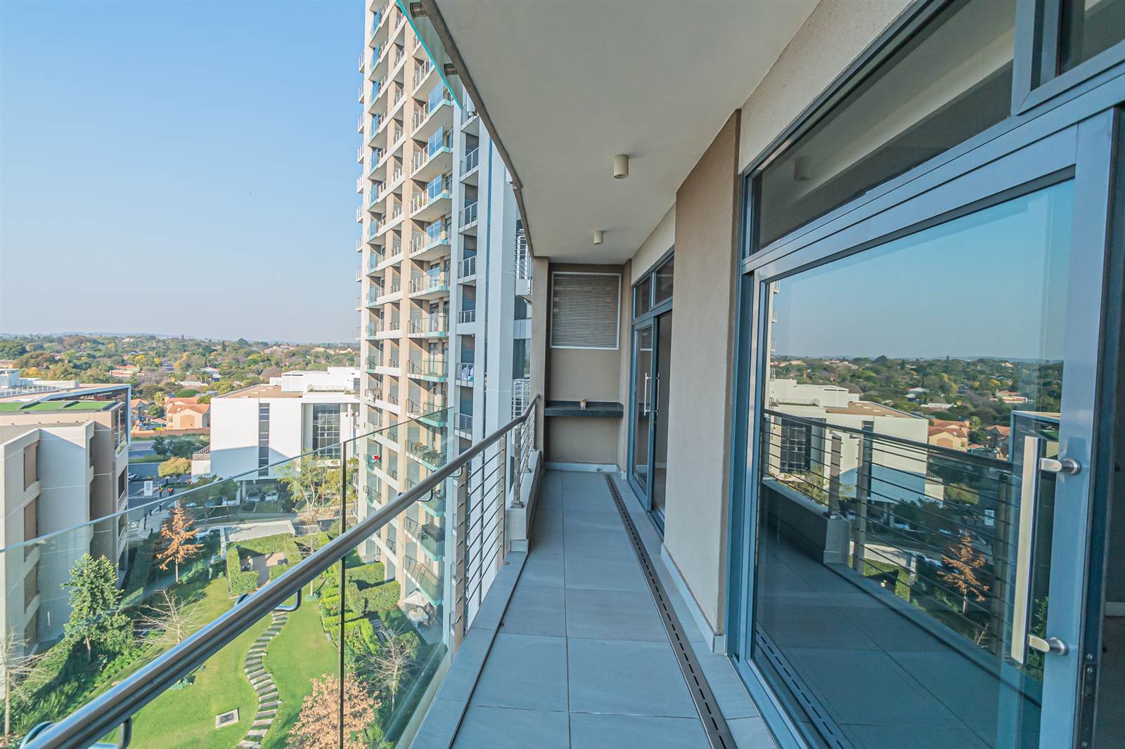 2 Bed Apartment in Menlyn photo number 23