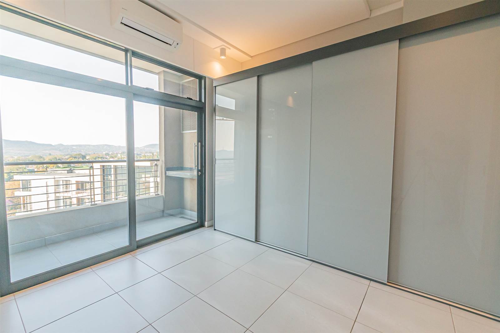 2 Bed Apartment in Menlyn photo number 21