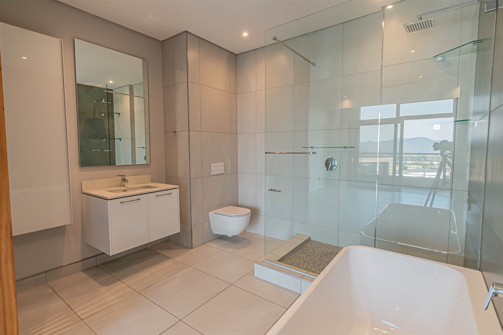 2 Bed Apartment in Menlyn photo number 14