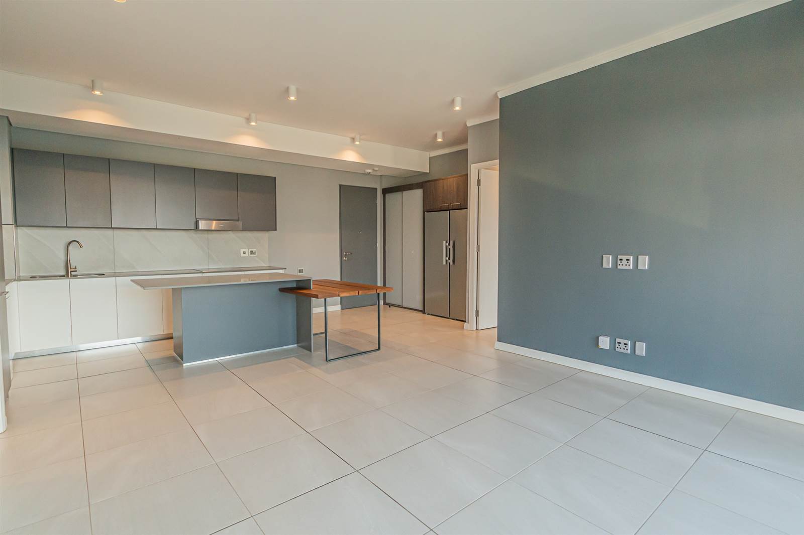 2 Bed Apartment in Menlyn photo number 19