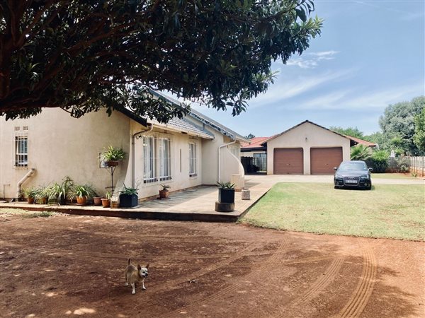 4 Bedroom House 4 Bedroom House