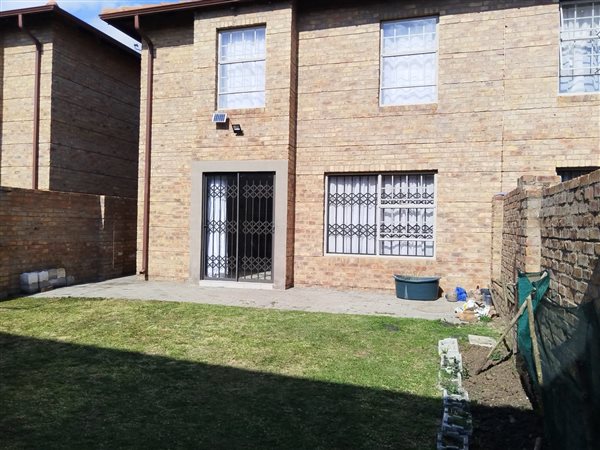 3 Bedroom Townhouse 3 Bedroom Townhouse