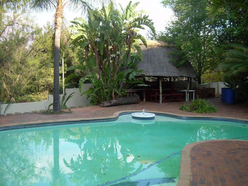 5 Bed House in Protea Park photo number 10