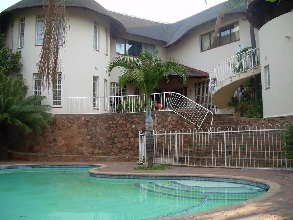 5 Bed House in Protea Park photo number 1