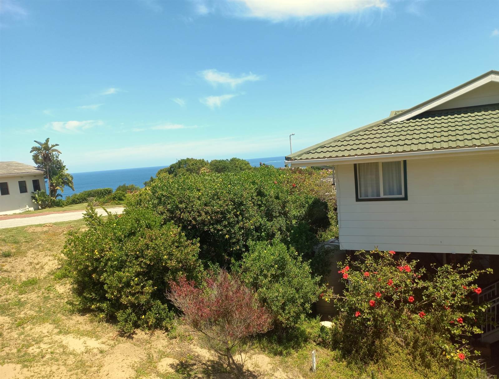3 Bed House in Brenton on Sea photo number 2
