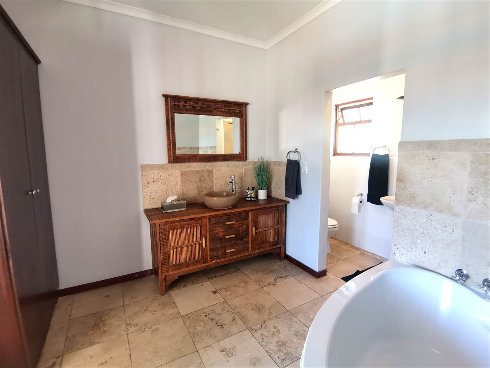 5 Bed House in Myburgh Park photo number 16