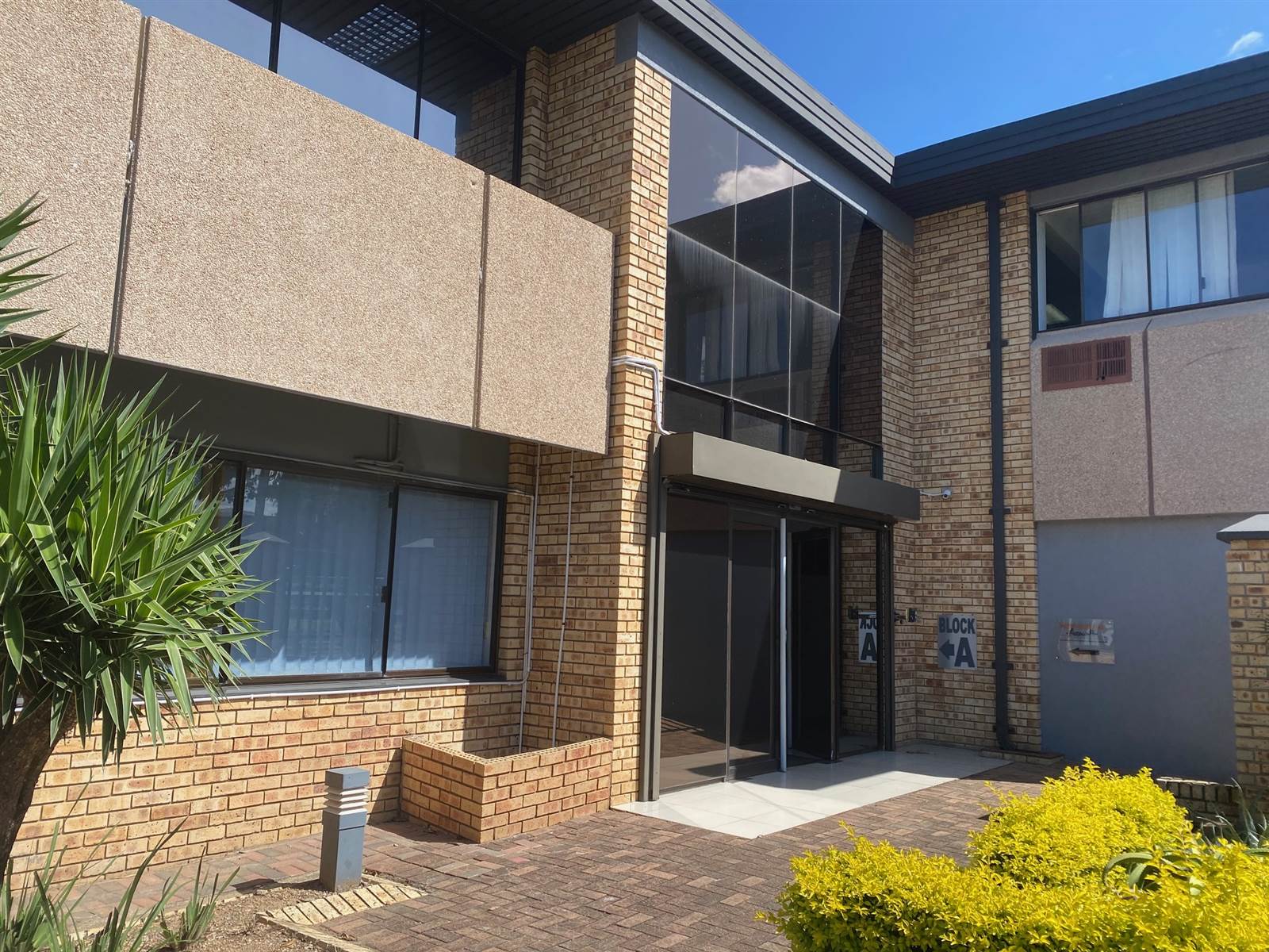 140  m² Commercial space in Westville photo number 6