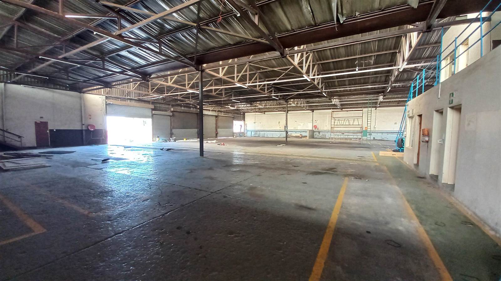 2300  m² Industrial space in Brakpan North photo number 2