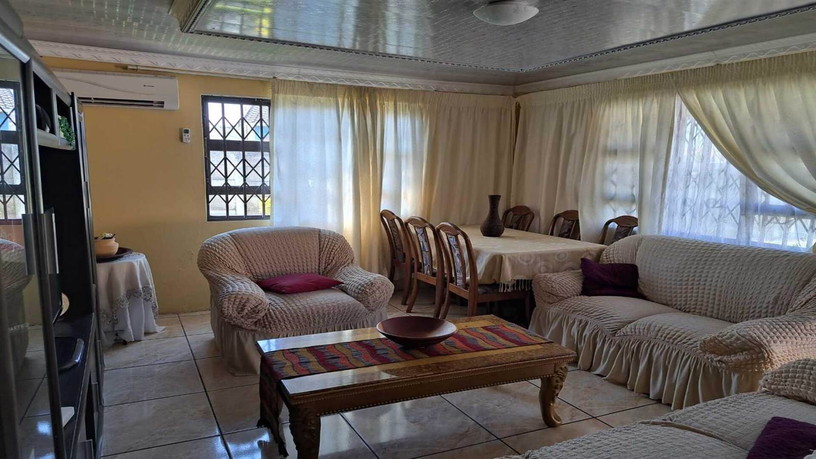 4 Bed House in Esikhawini photo number 5