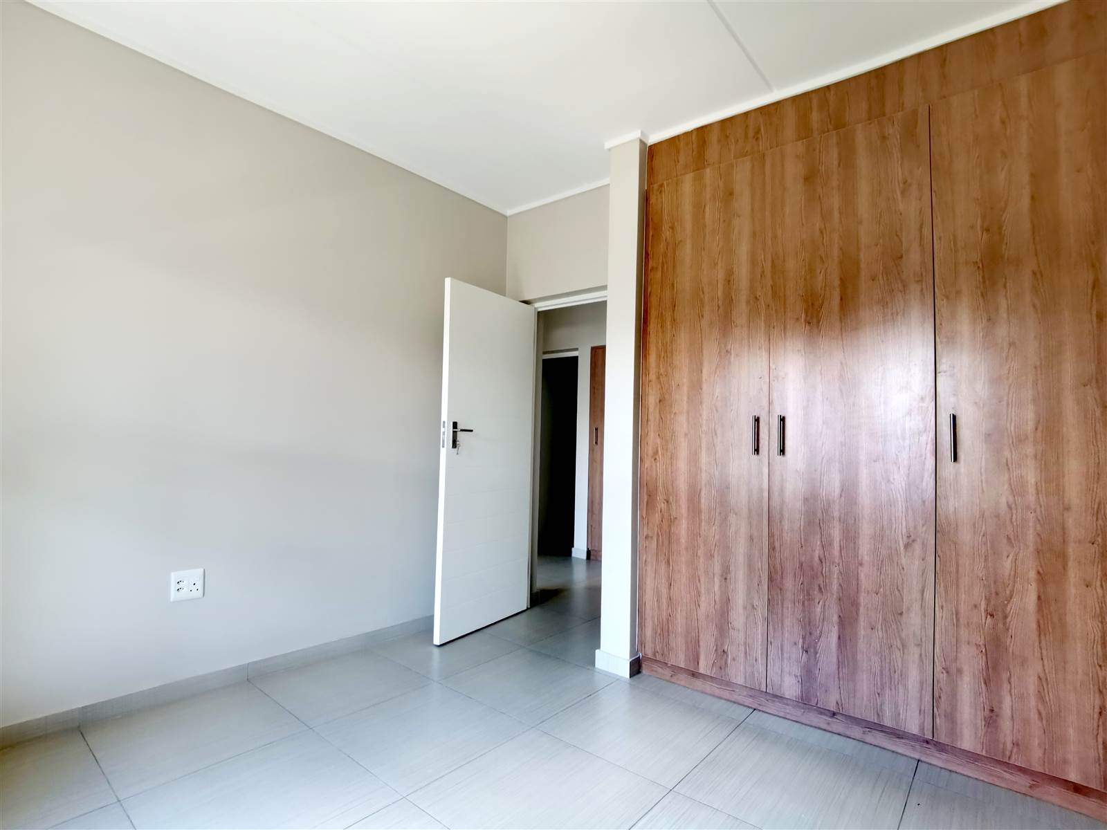 3 Bed Apartment in Kyalami photo number 7