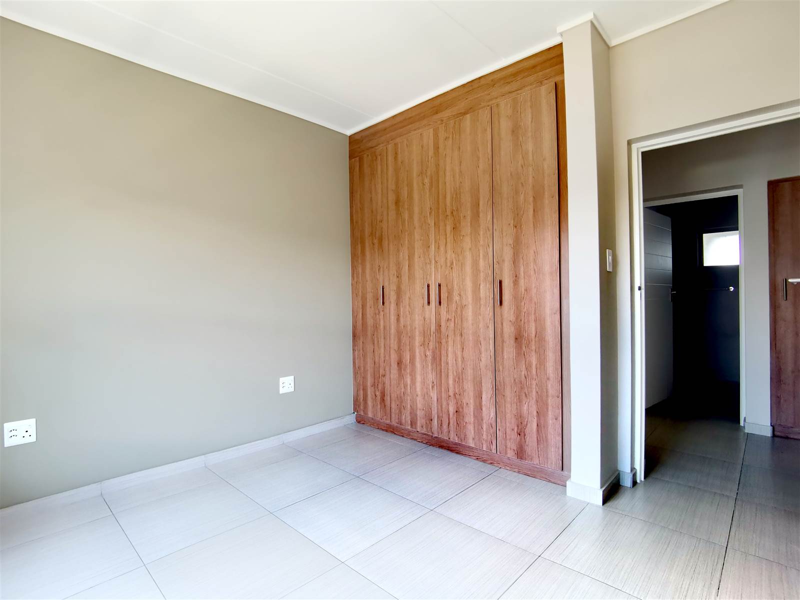 3 Bed Apartment in Kyalami photo number 8
