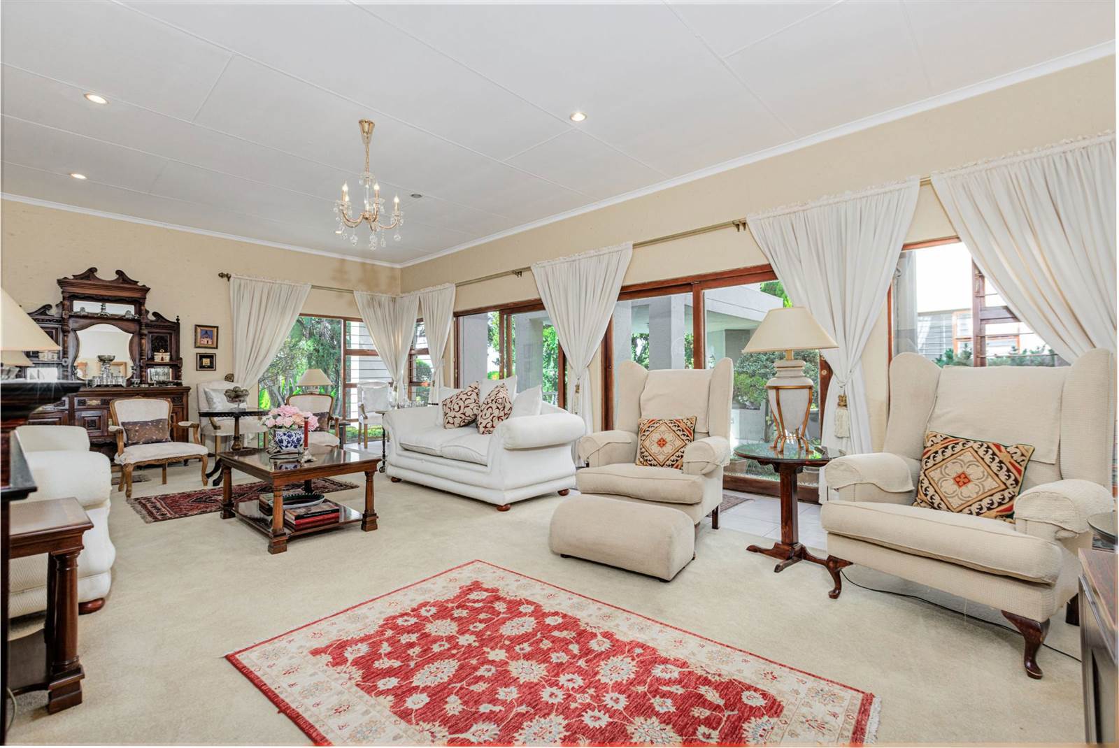 4 Bed House in Hurlingham Manor photo number 7