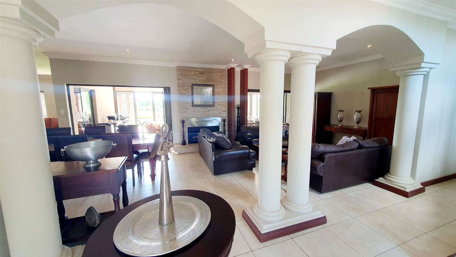 5 Bed House in Zambezi Country Estate photo number 3