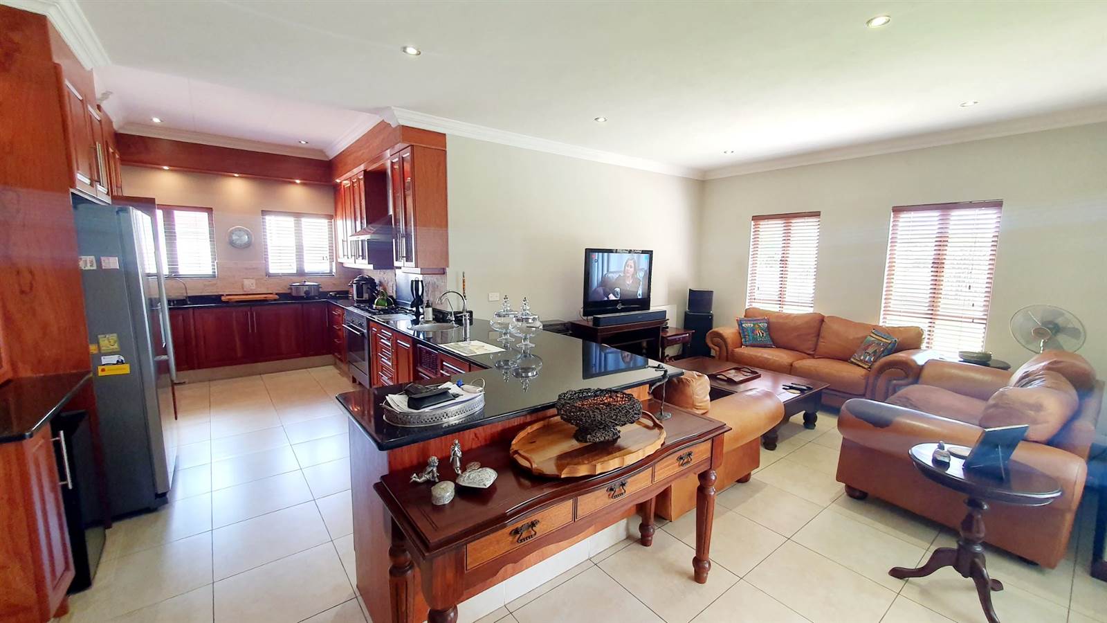 5 Bed House in Zambezi Country Estate photo number 7
