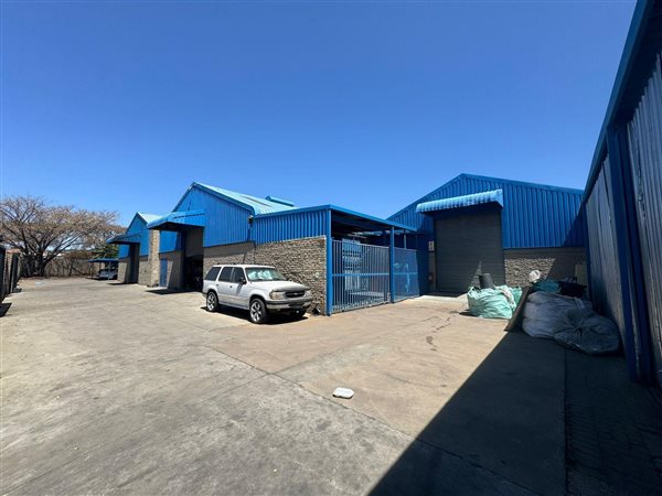 2 800  m² Industrial space