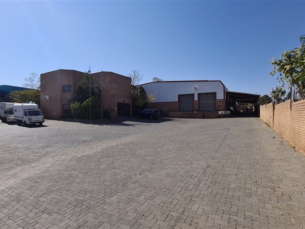 1 747  m² Industrial space