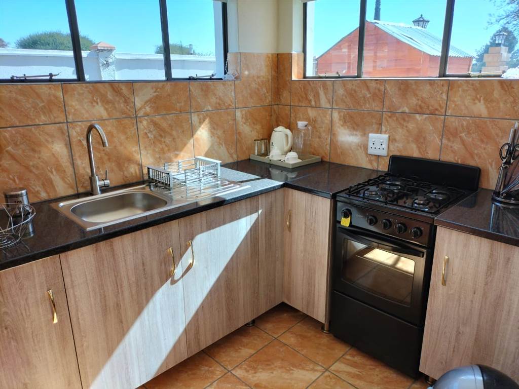 1 Bed Simplex in Waterval East photo number 5