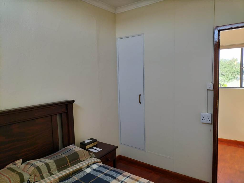 1 Bed Simplex in Waterval East photo number 26