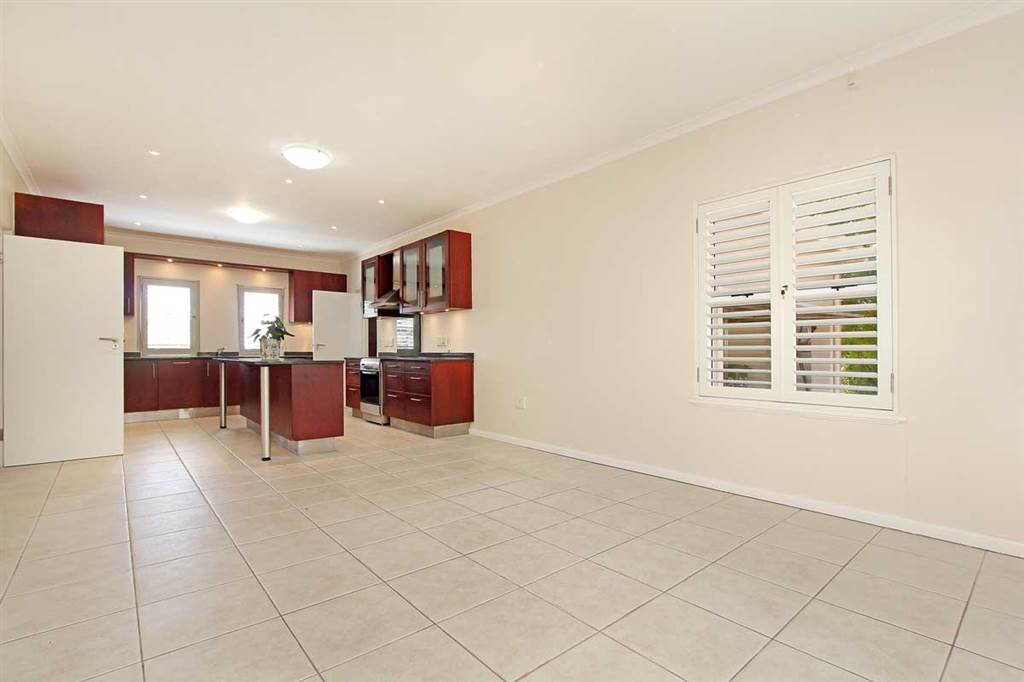 4 Bed House in Silvertree Estate photo number 10