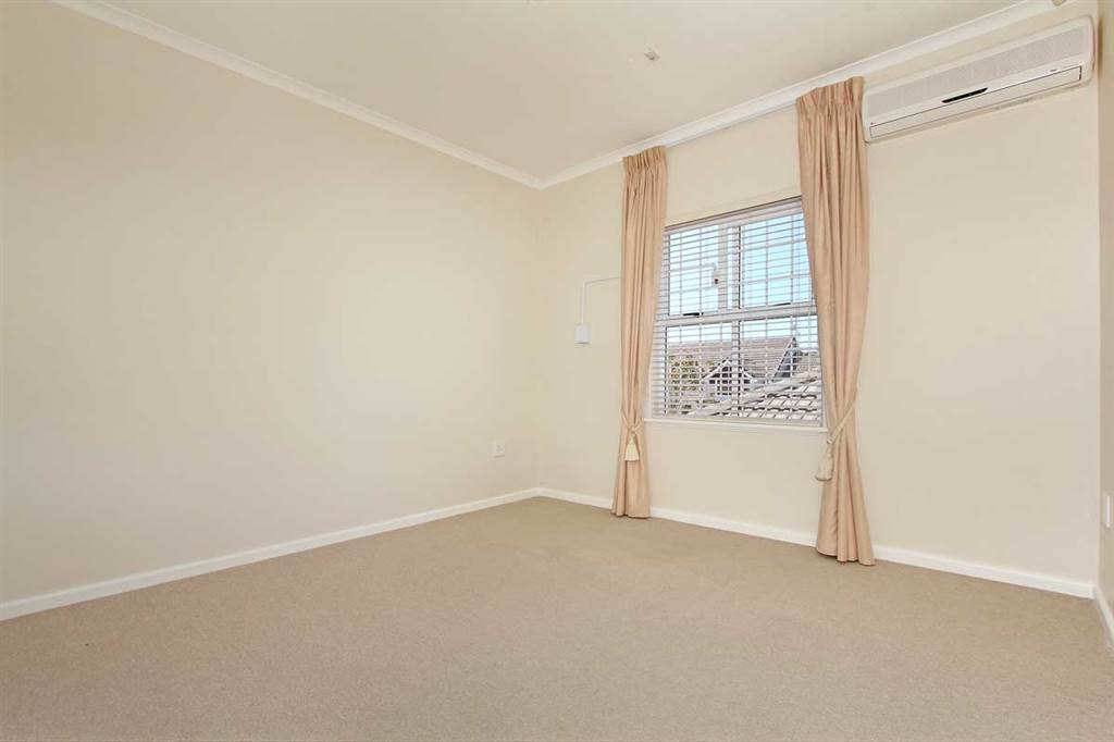 4 Bed House in Silvertree Estate photo number 7