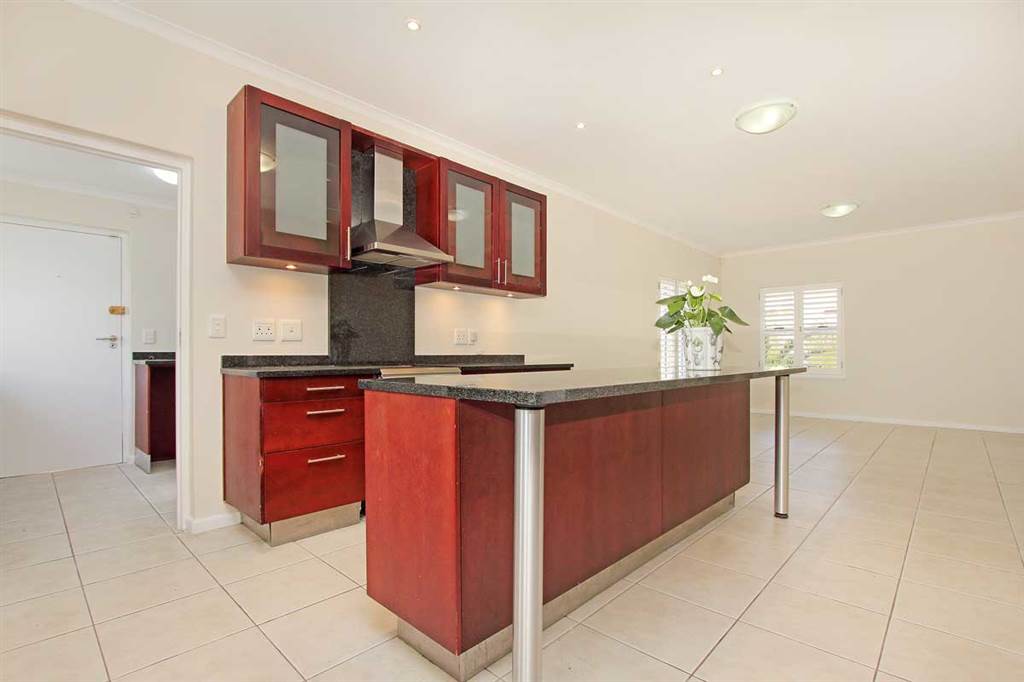 4 Bed House in Silvertree Estate photo number 9