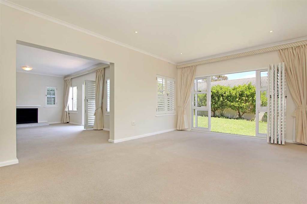 4 Bed House in Silvertree Estate photo number 4